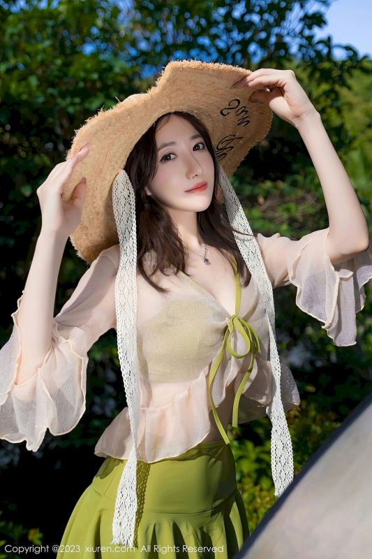 [XiuRen秀人网] No.7189 鱼子酱Fish - 果绿色服饰+泳池场景泰国旅拍-御萝部落