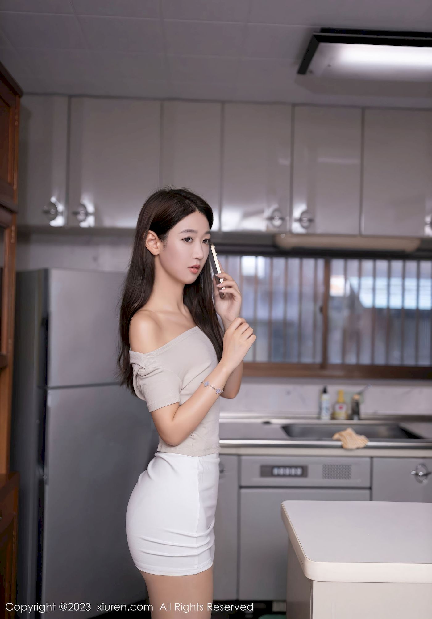 唐安琪 - 浅灰上衣+灰色短裙日本旅拍