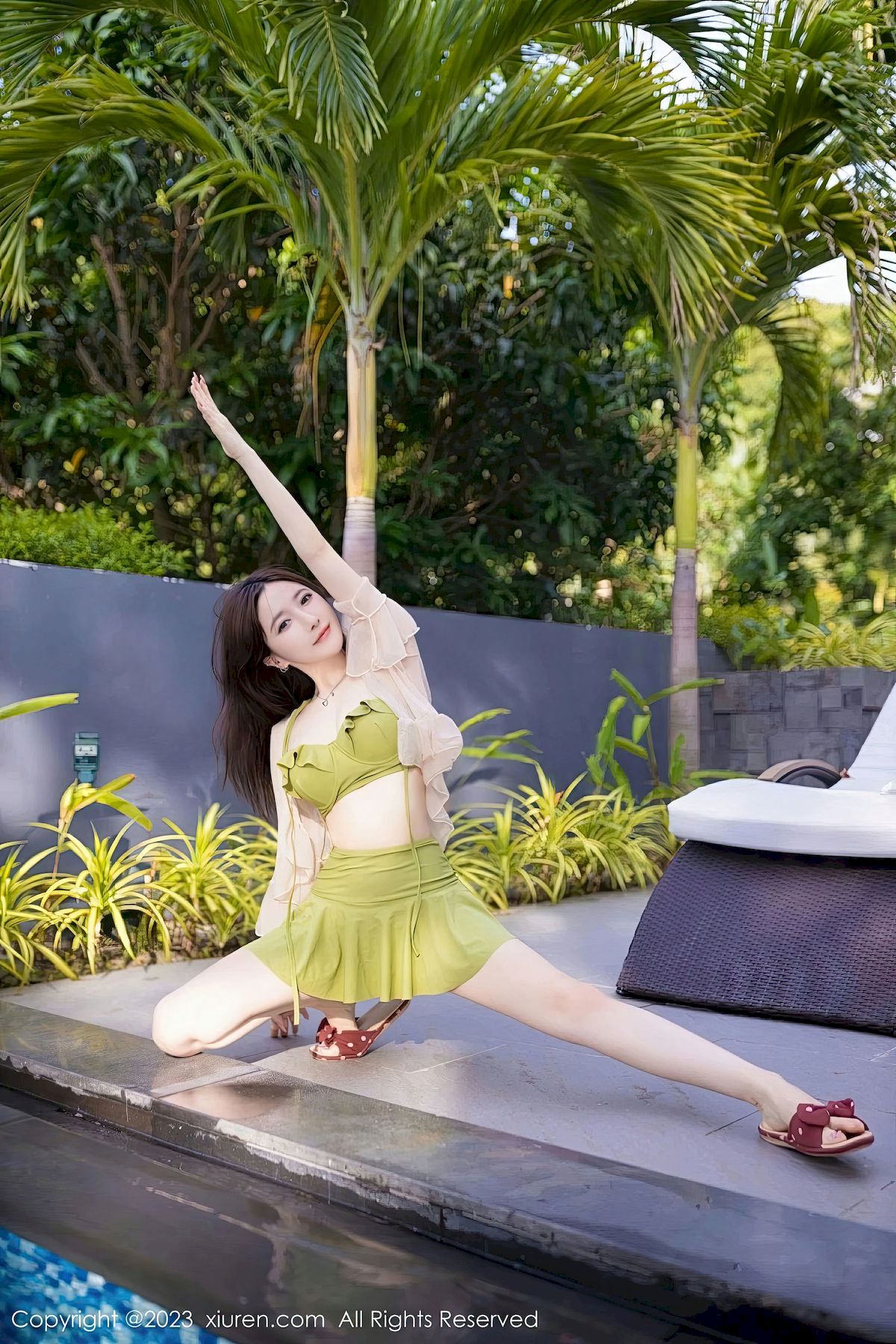 鱼子酱Fish - 果绿色服饰+泳池场景