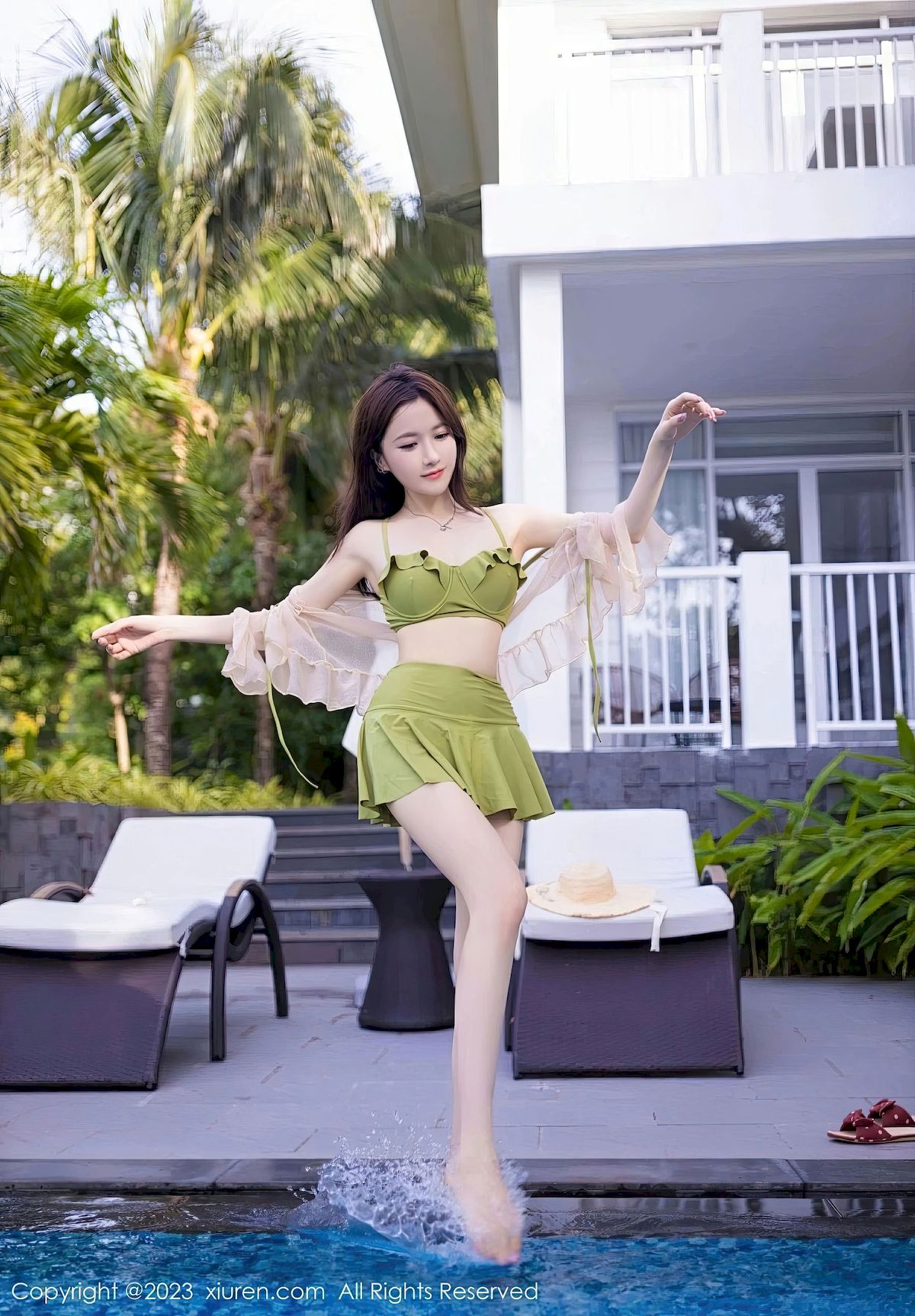 鱼子酱Fish - 果绿色服饰+泳池场景