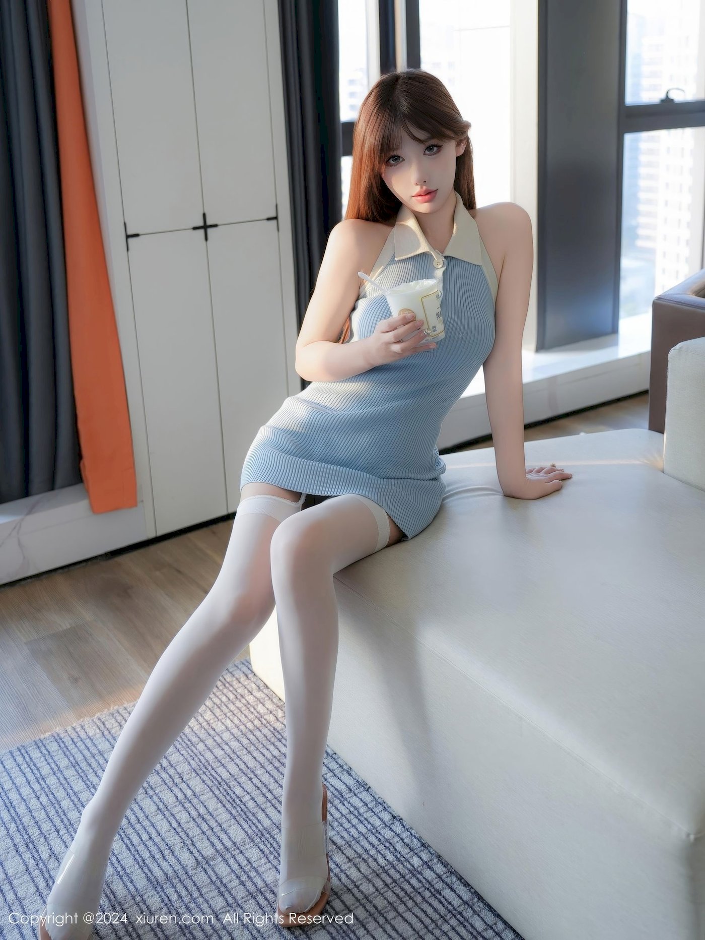 图片[7]-[XiuRen秀人网] No.9458 新人李金金 – 蓝色短裙+白色丝袜首套写真-御萝部落