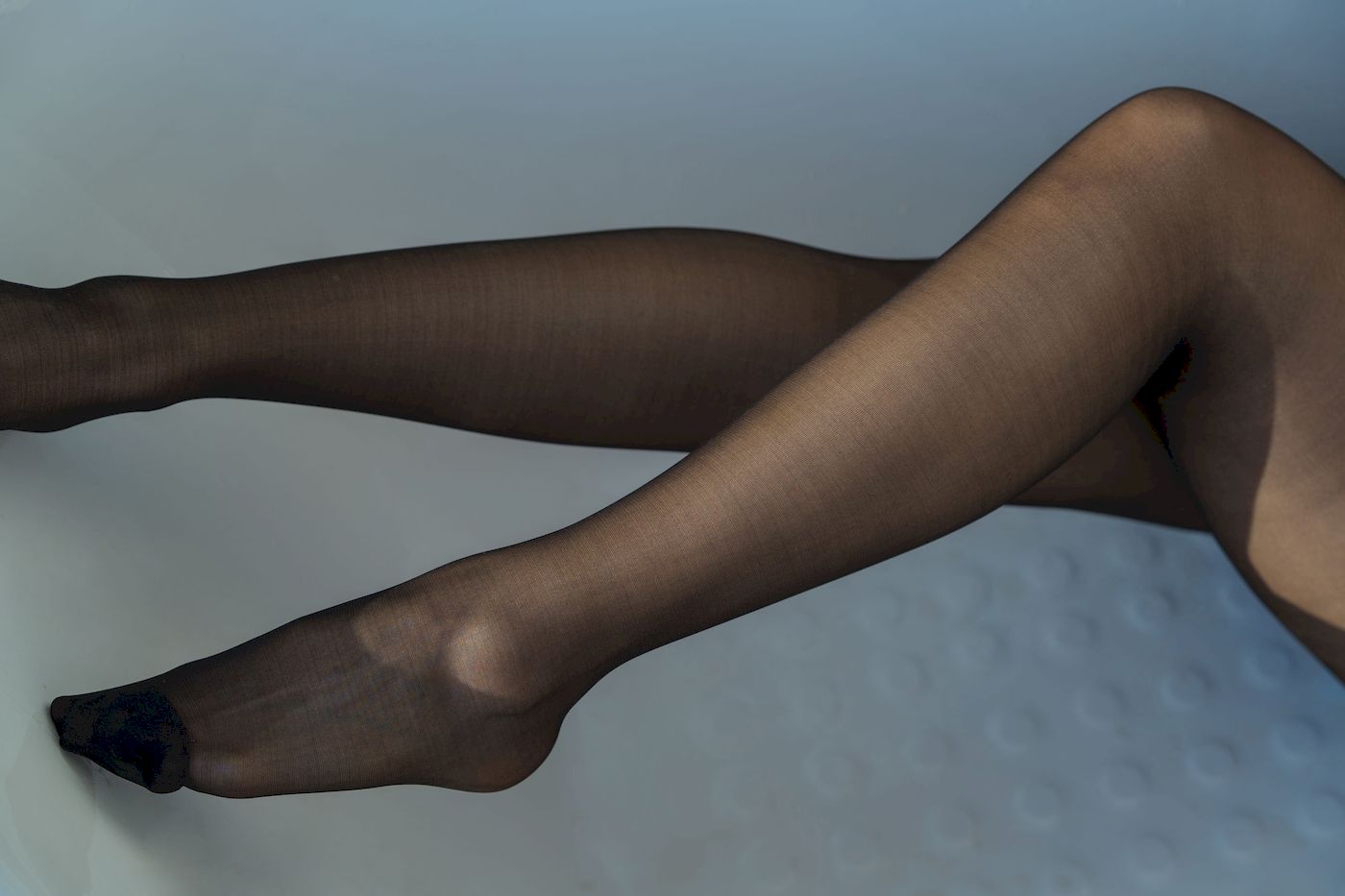 云溪溪死库水黑丝浴室系列写真