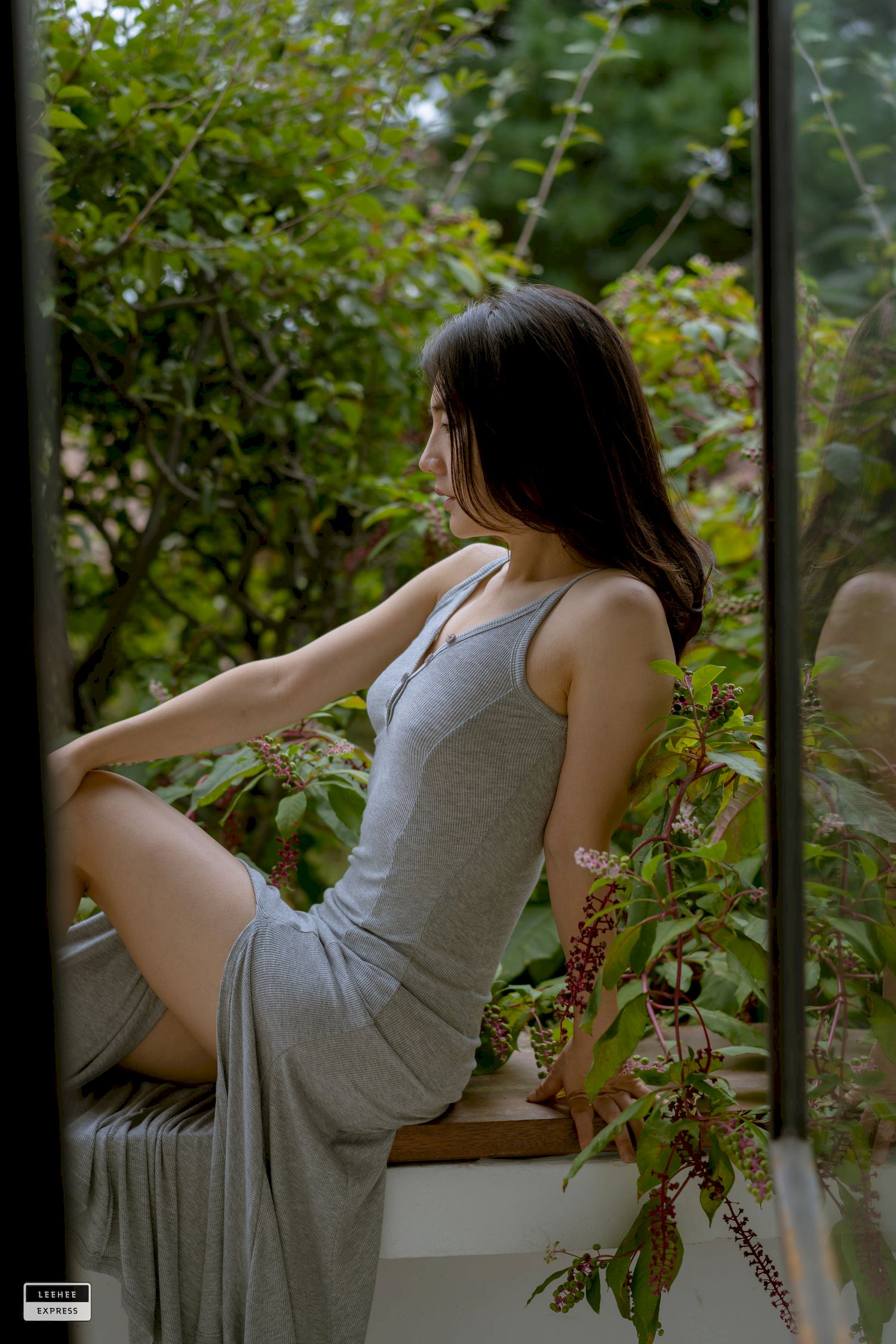 LEEHEE EXPRESS美女Ray毛衣长裙显姣好身材