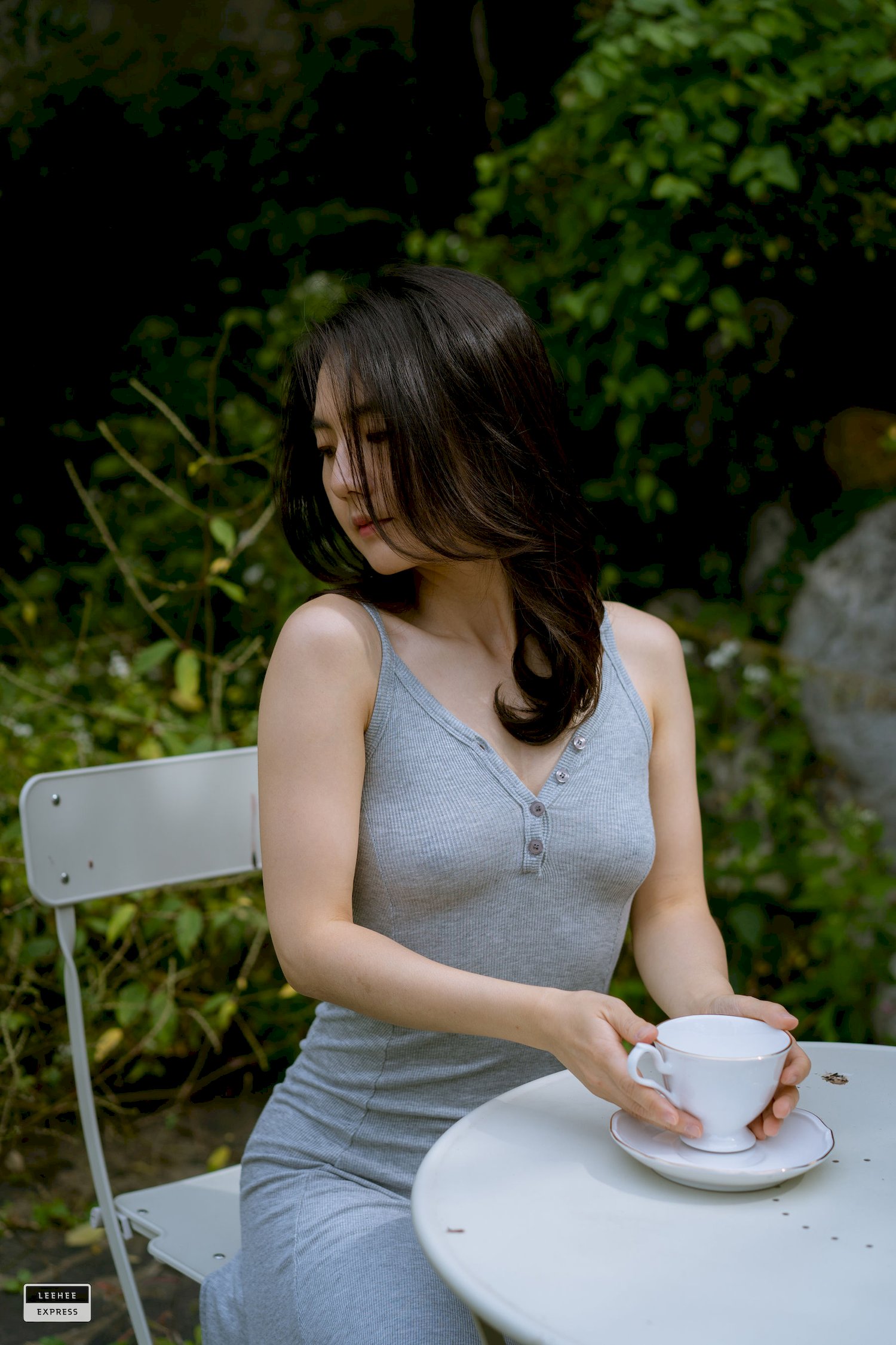 LEEHEE EXPRESS美女Ray毛衣长裙显姣好身材