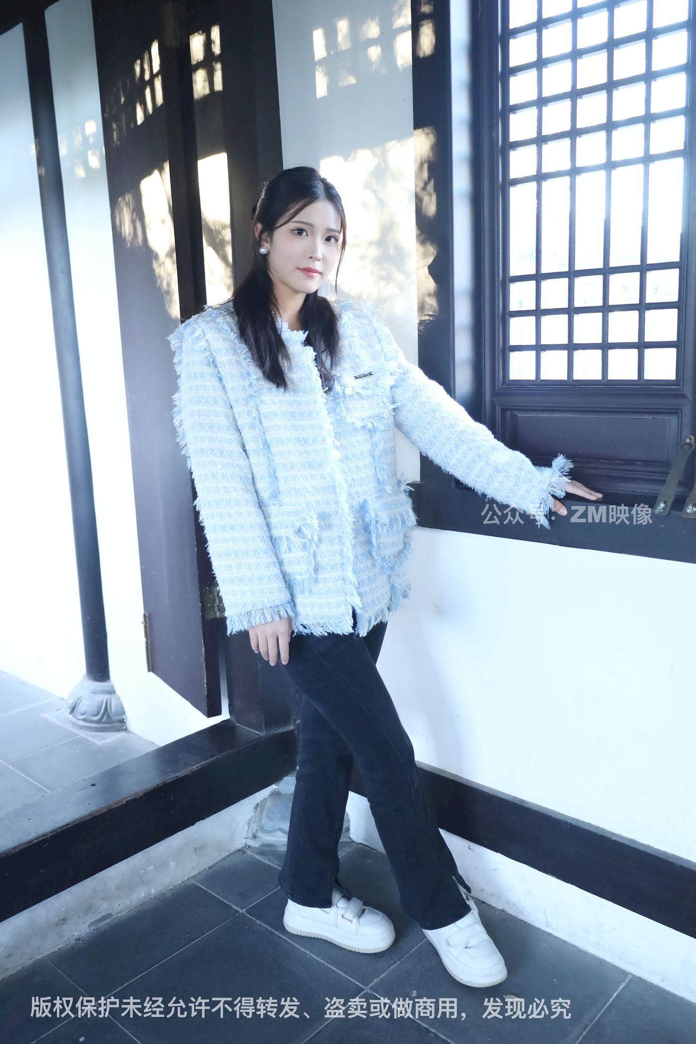 长发美女人面桃花园林序曲阳光写真