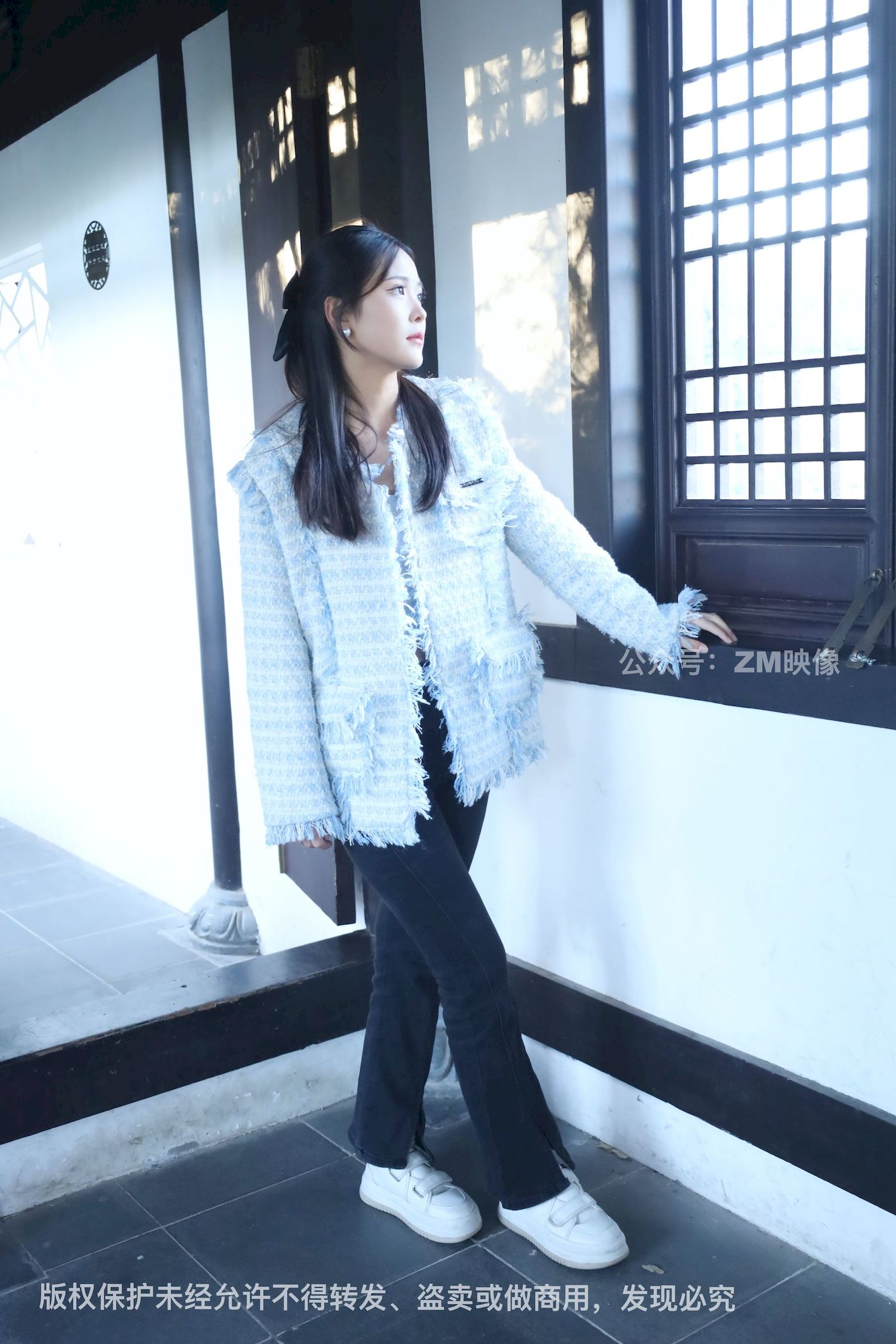 长发美女人面桃花园林序曲阳光写真