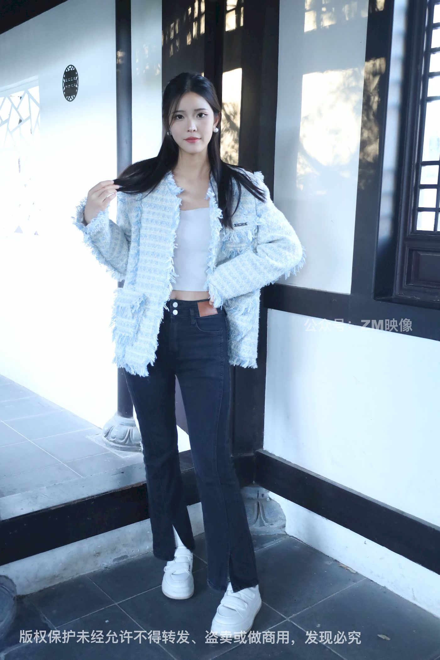 长发美女人面桃花园林序曲阳光写真