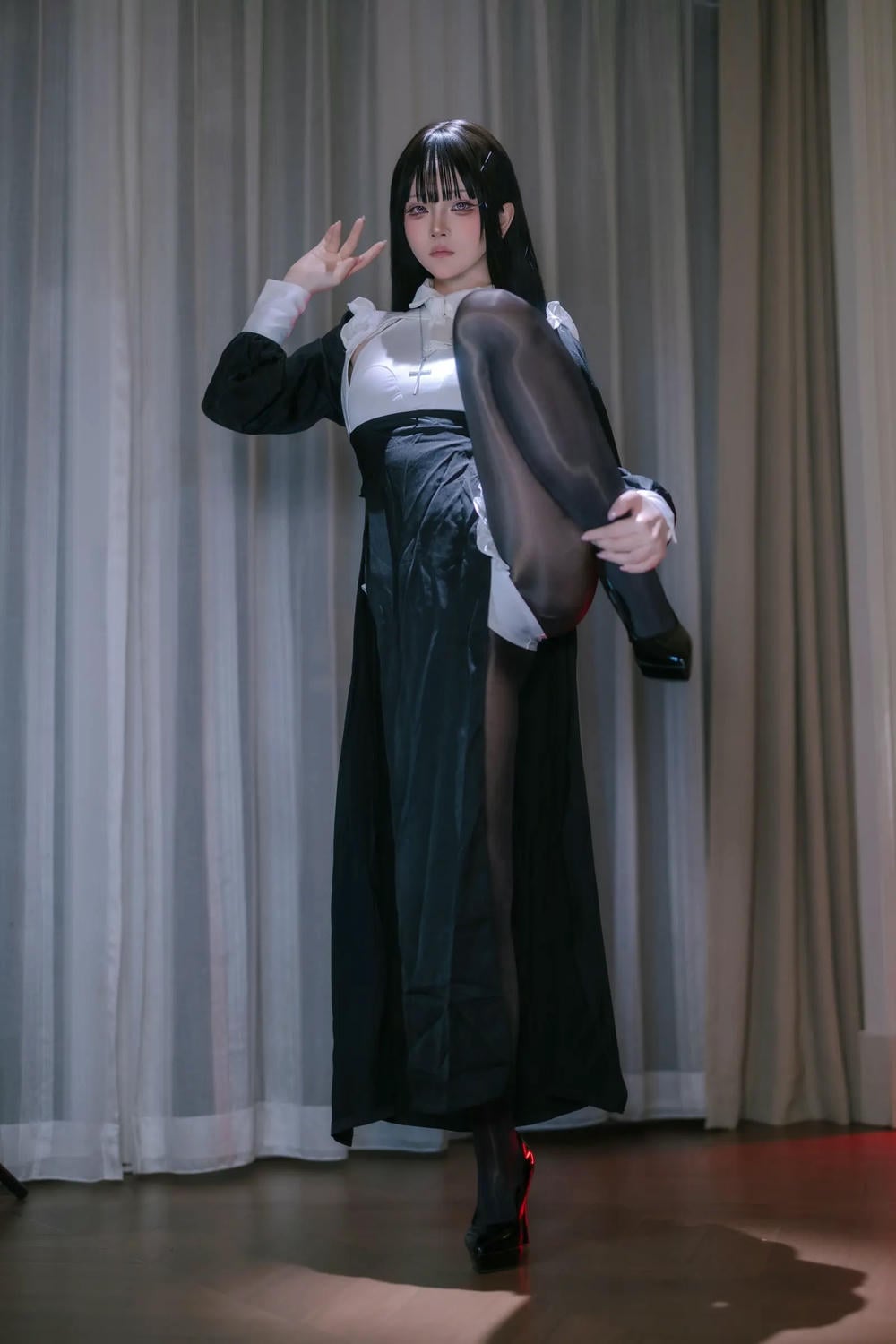 图片[4]-嶼魚 黑絲修女【40P】 – COSPLAY-御萝部落