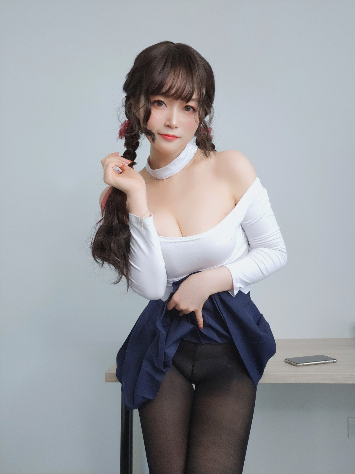 Coser小姐姐白银 – 邻家大姐姐的黑丝 - COSPLAY-御萝部落